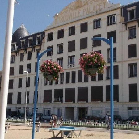 Paradis Les Pieds Sur Le Sable Trouville Palace ภายนอก รูปภาพ